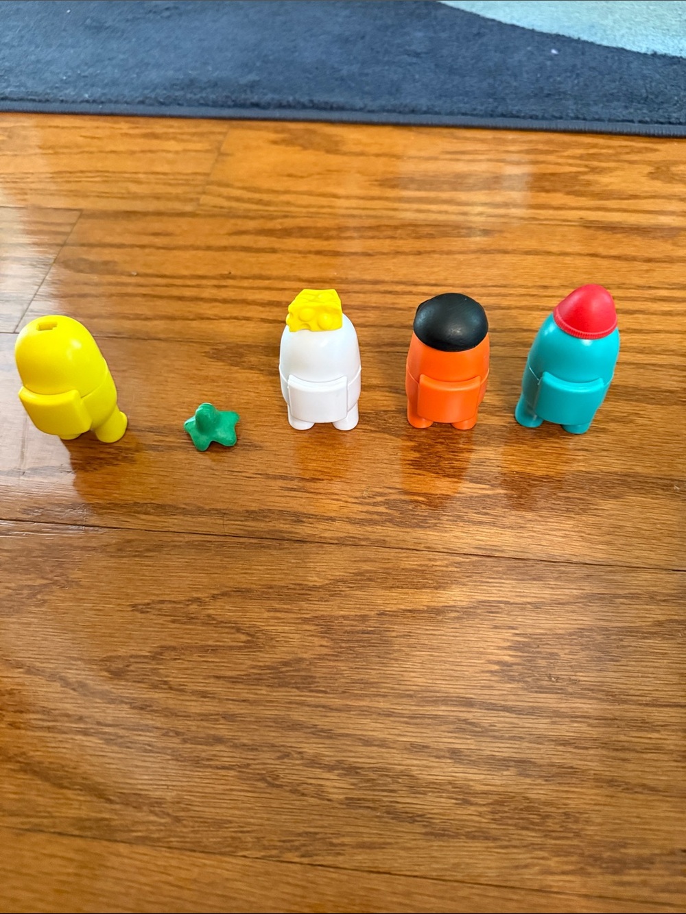Assorted Among Us action figures - Picture 6 of 10